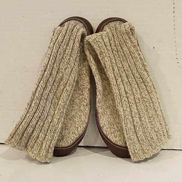 UNISEX ACORN SLIPPER SOCKS W 7.5 - 8.5 or‎ Men 6-7 - Picture 1 of 2